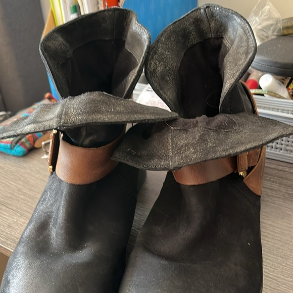 Black ankle booties - Picture 3 of 3